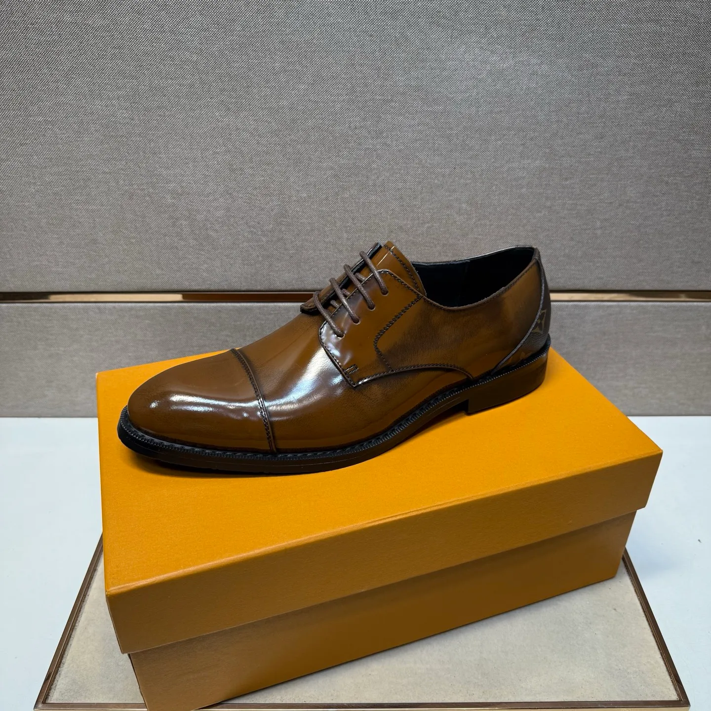 Men's men's shoes 💰pp500 [LV～] Men's casual formal leather shoes 2025z cabinet sales simultaneously 🔶Size: 38-44 #️⃣ 🔷2 colors🔜The upper is made of cowhide stitching ➕Cowhide lining, comfortable and breathable, sole: original comfortable and wear-resistant outsole, ⚠️real thing📱photographed🎬real thing is better📢📢📢